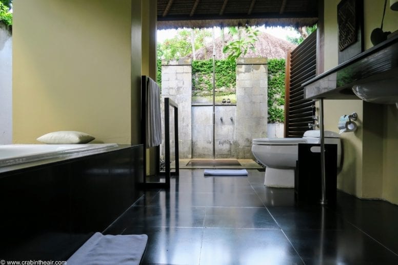 kayumanis private villa bathroom