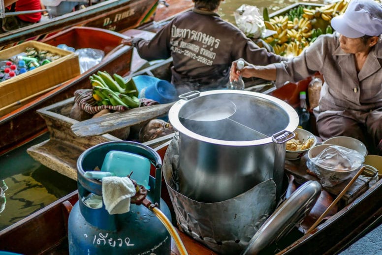 damnoen saduak floating market