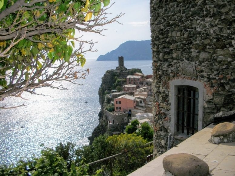 cinque terre vernazza