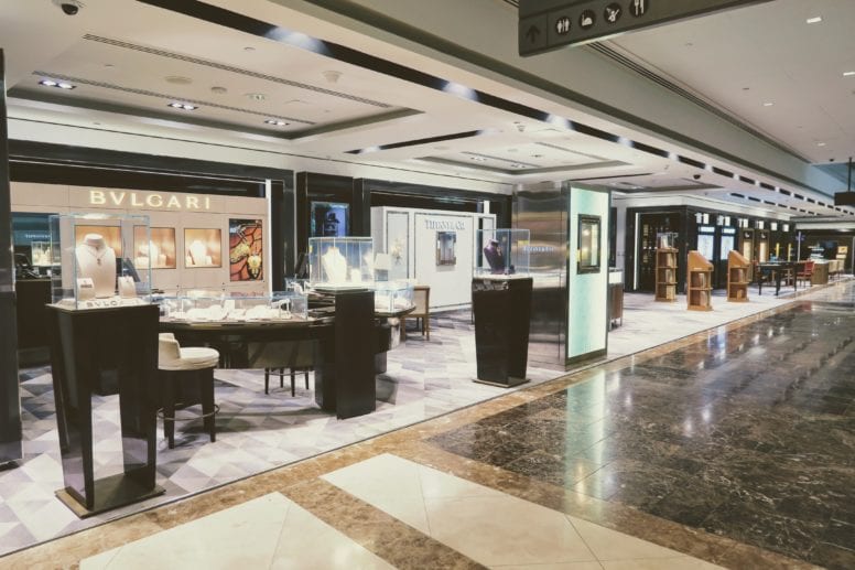 emirates first class lounge luxury shops