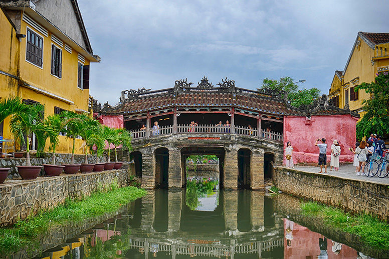 japanese covered bridge hoi an