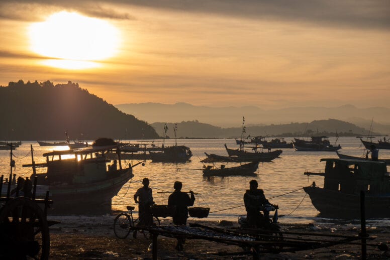 fisherman ngapali beach myanmar